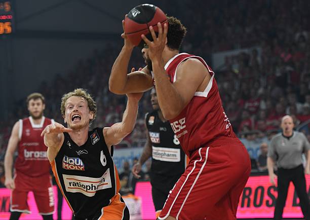 上场的球员 上场的球员