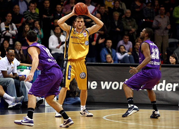 教练团队针 教练团队针